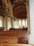 Al snel volgen de andere mannen,................................